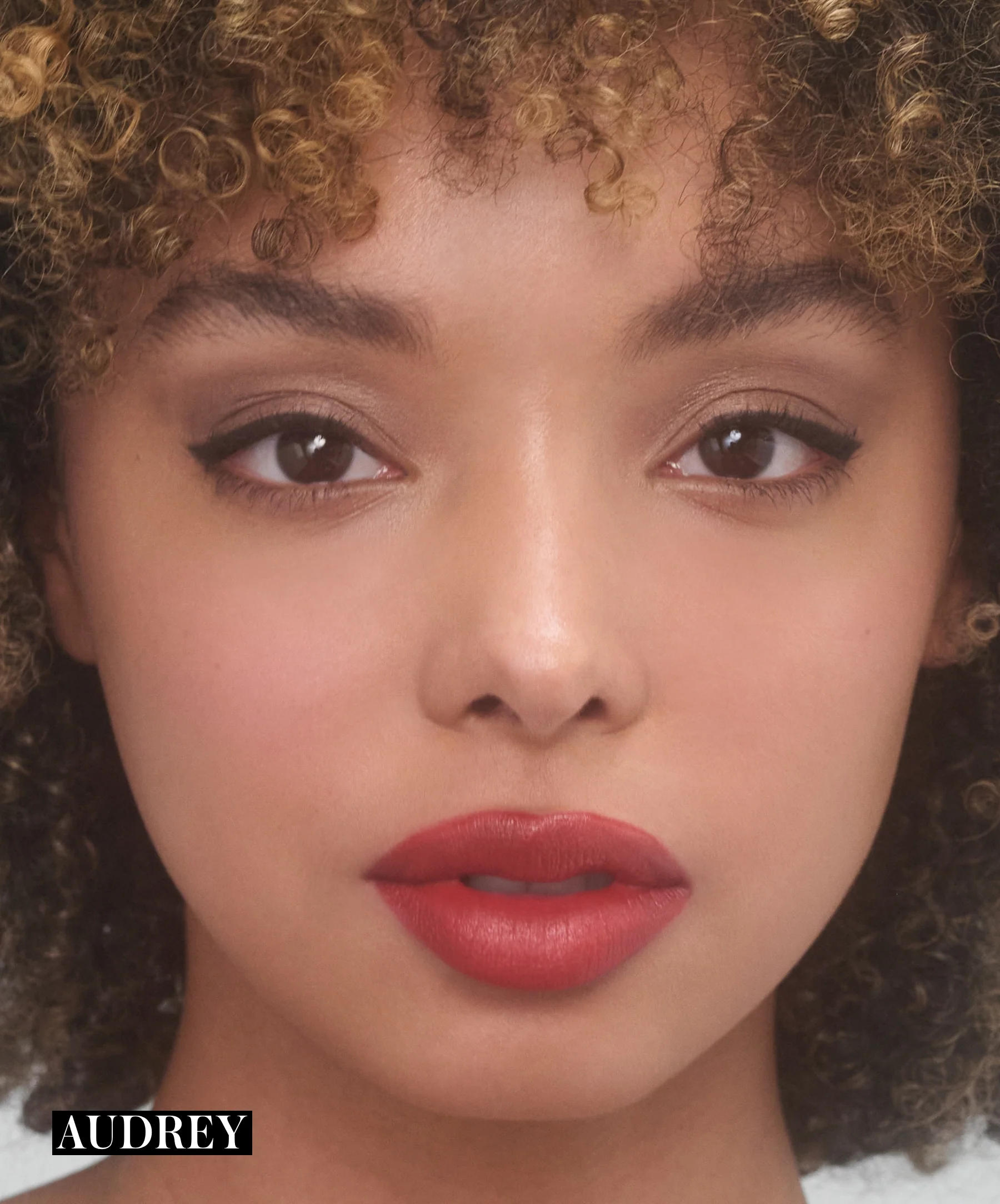 Legendary Serum Lipstick - Image 32