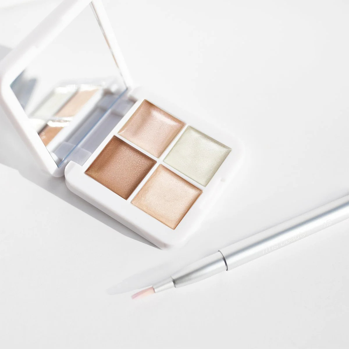 Living Luminizer Glow Quad Mini - Image 6