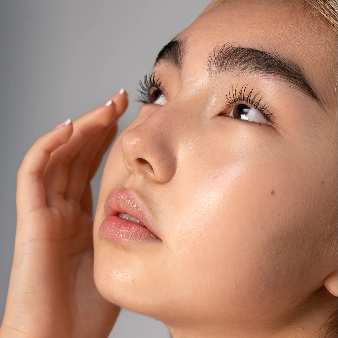Straight Up™ Volumizing Peptide Mascara - Image 13