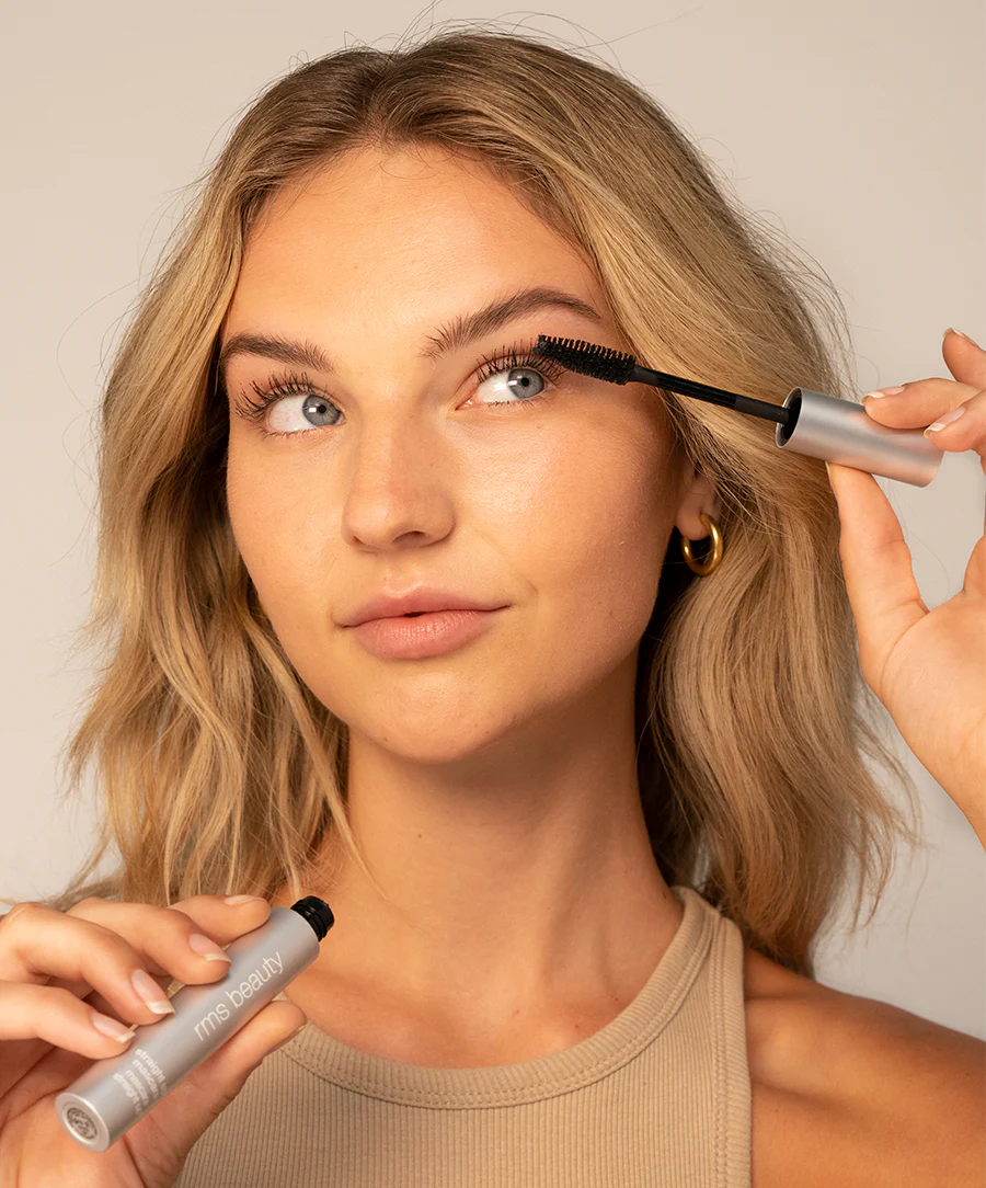 Straight Up™ Volumizing Peptide Mascara - Image 32